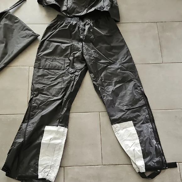 Black Jacket - Picture 2 of 8